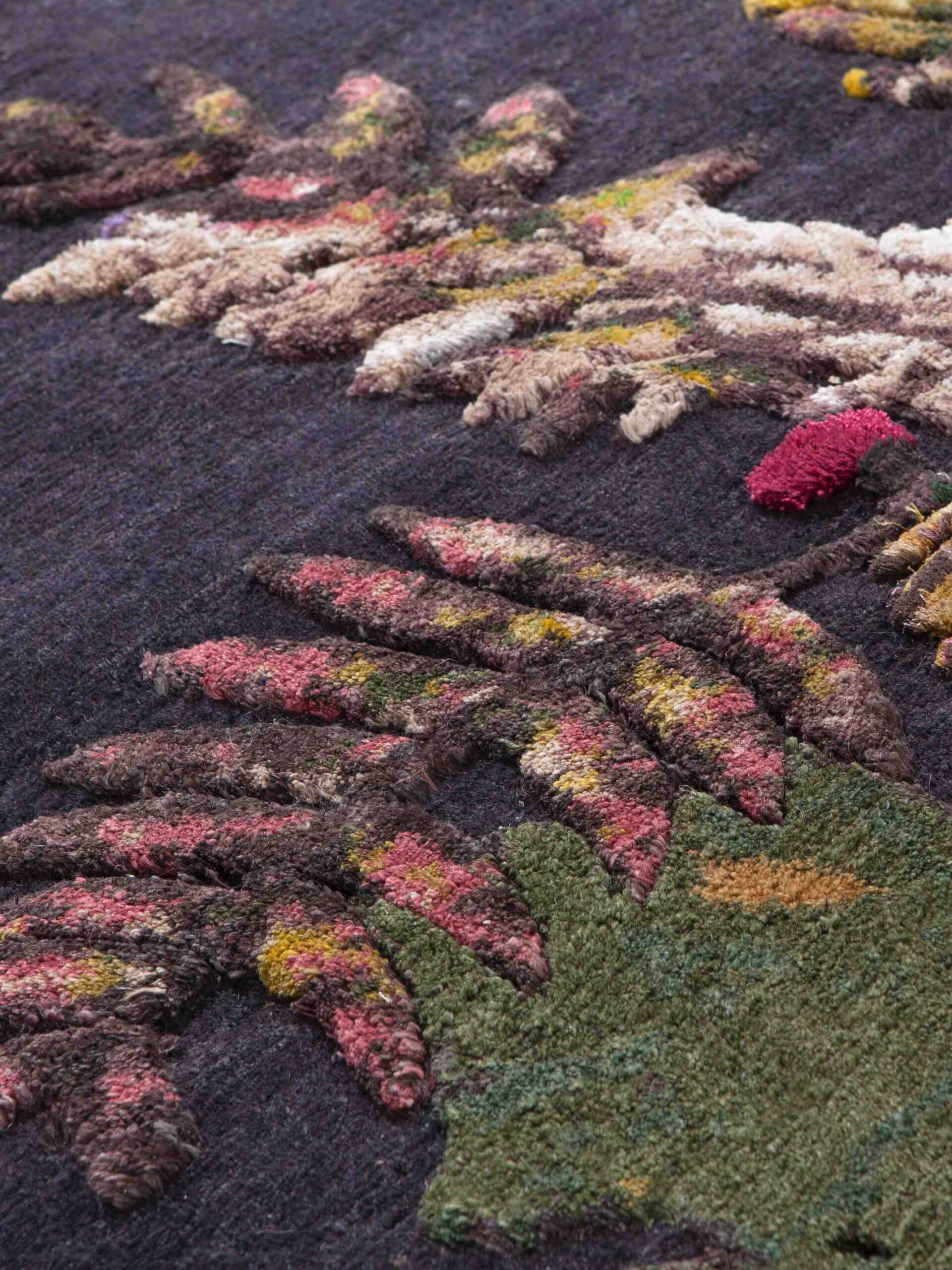 Savage Flowers luxe designer vloerkleed