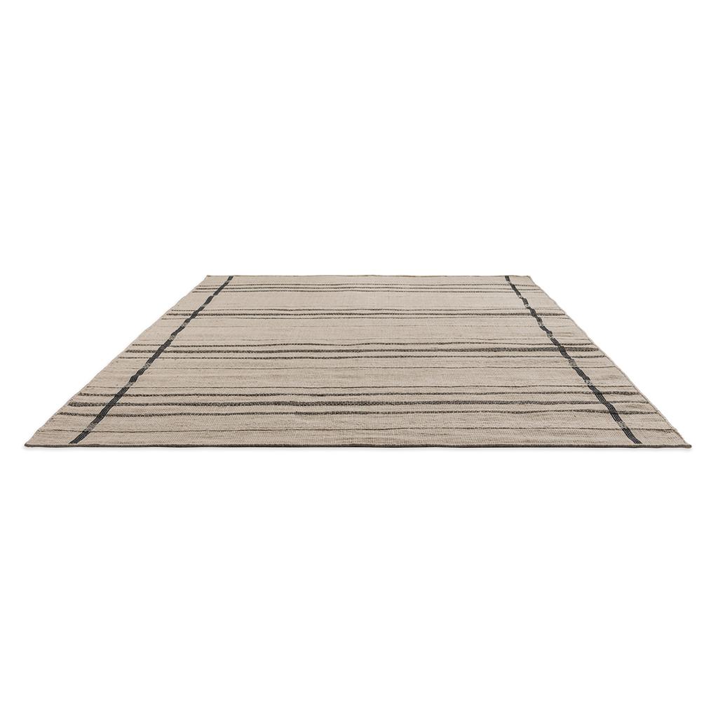 Zona charcoal lijn outdoor tapijt | Maat: 200 × 280 cm