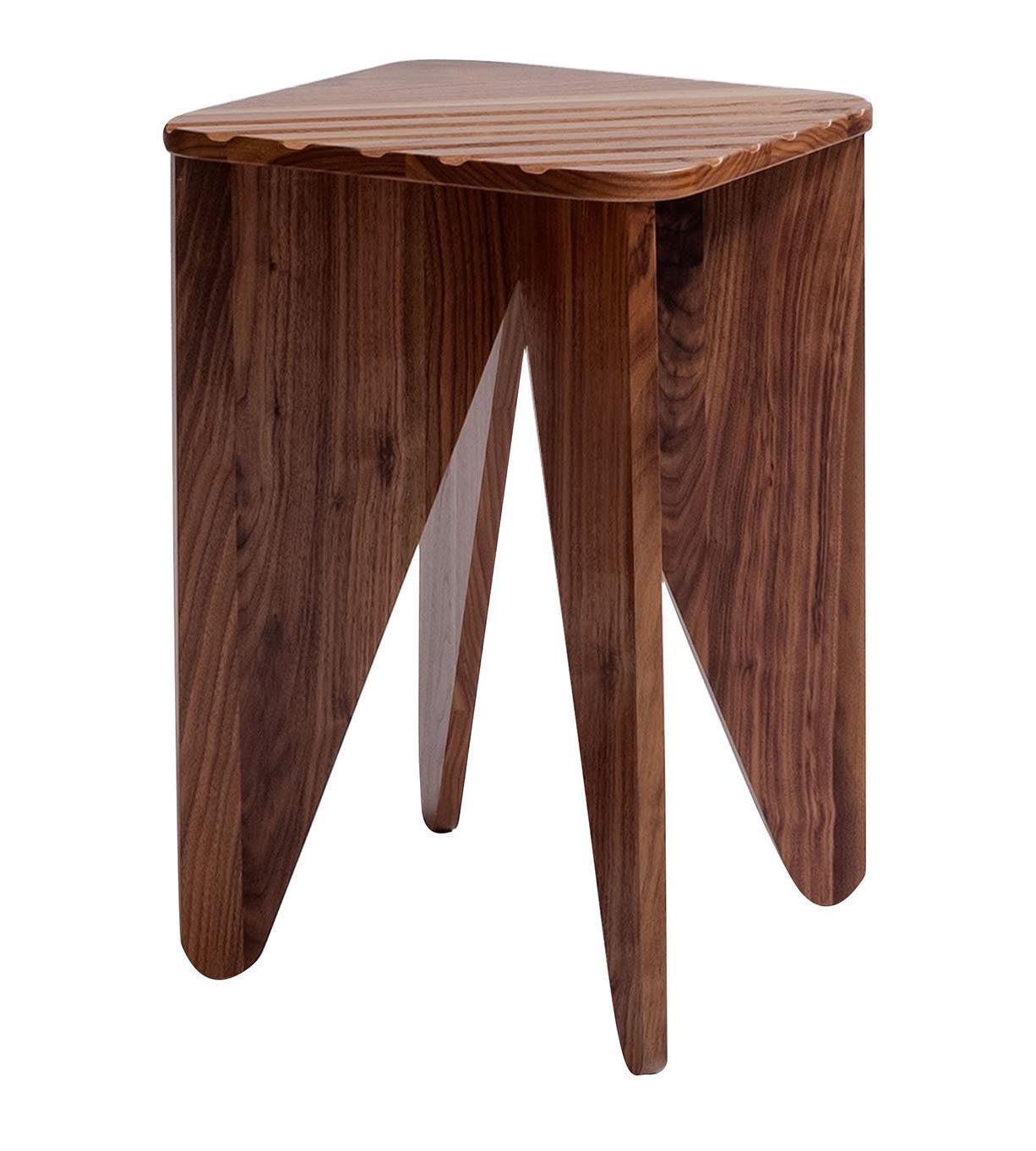 Kleine lage houten tafel