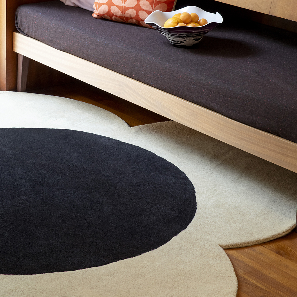 Flower spot ecru/zwart designer wol tapijt | Maat: Ø 150 cm