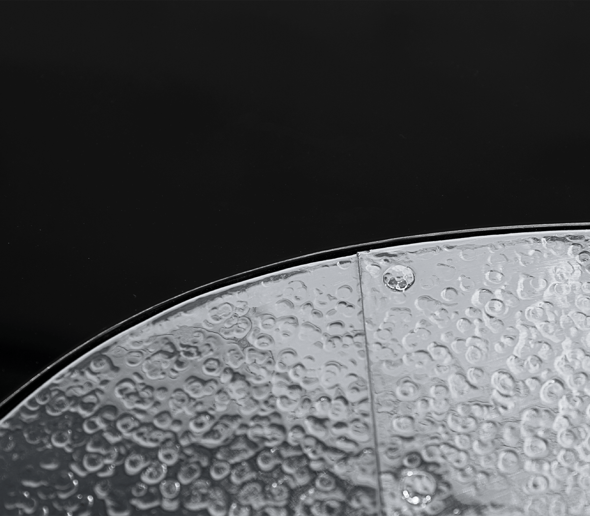 Crest gehamerd roestvrijstaal salontafelset