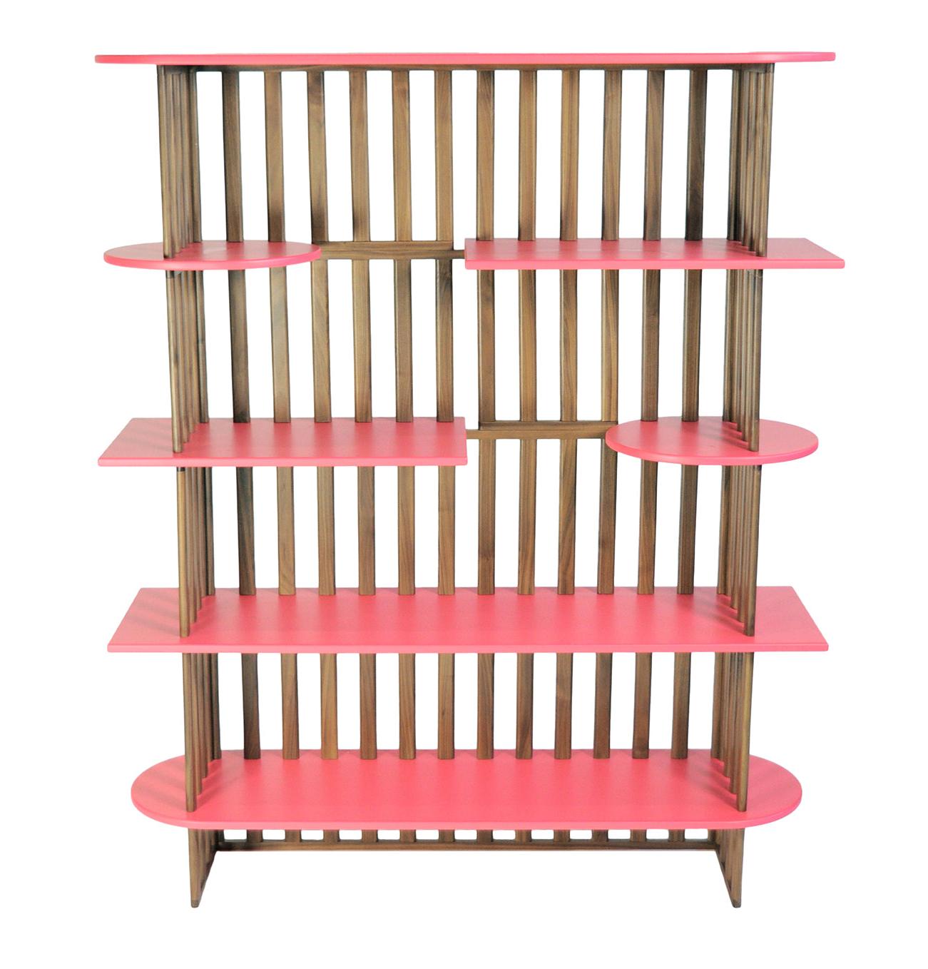 Roze vijf-laags boekenkast