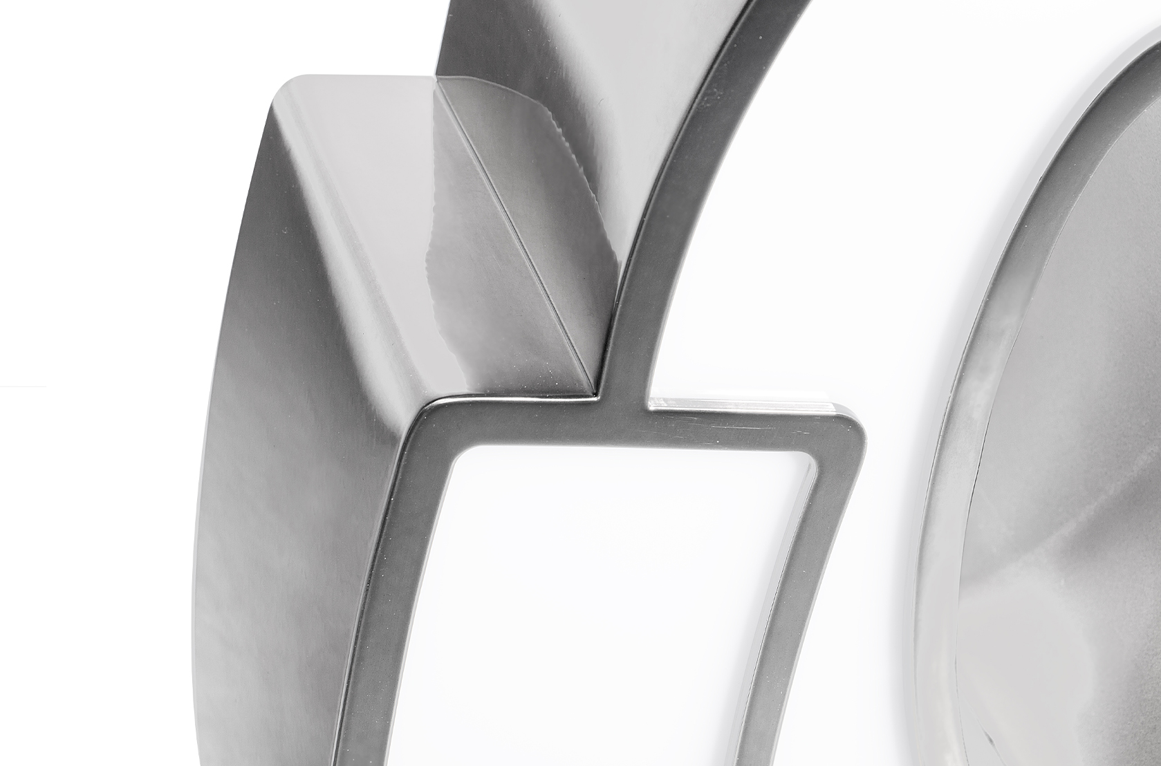 Opulent Letter O lamp