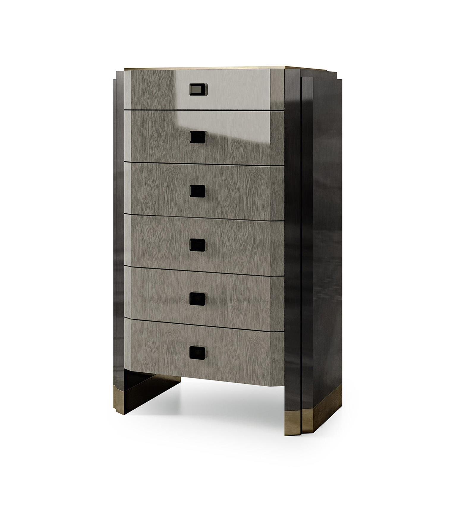 Ladekast met bronzen accenten