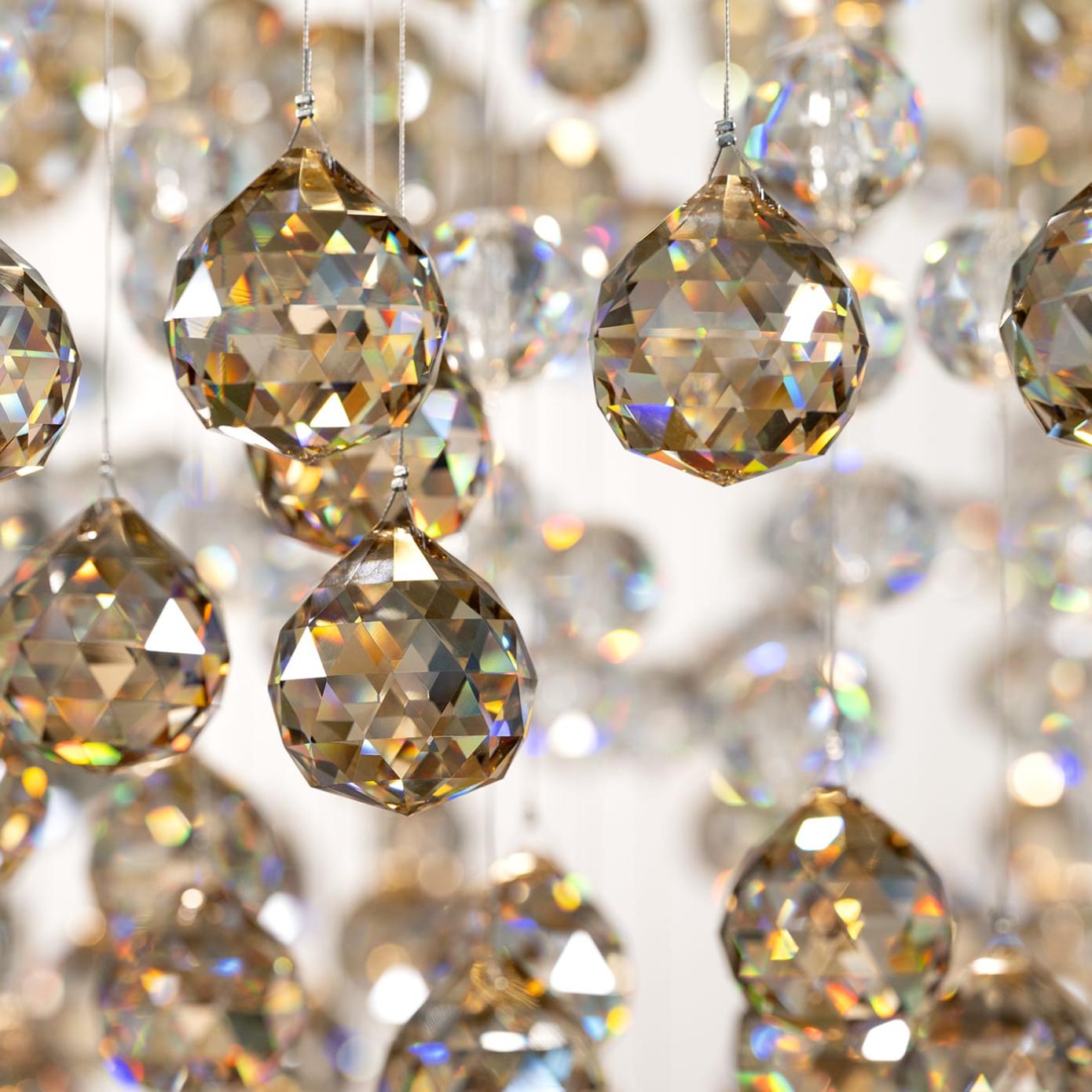 Elegante Kroonluchter in Lichtgoud met Kristallen Bollen