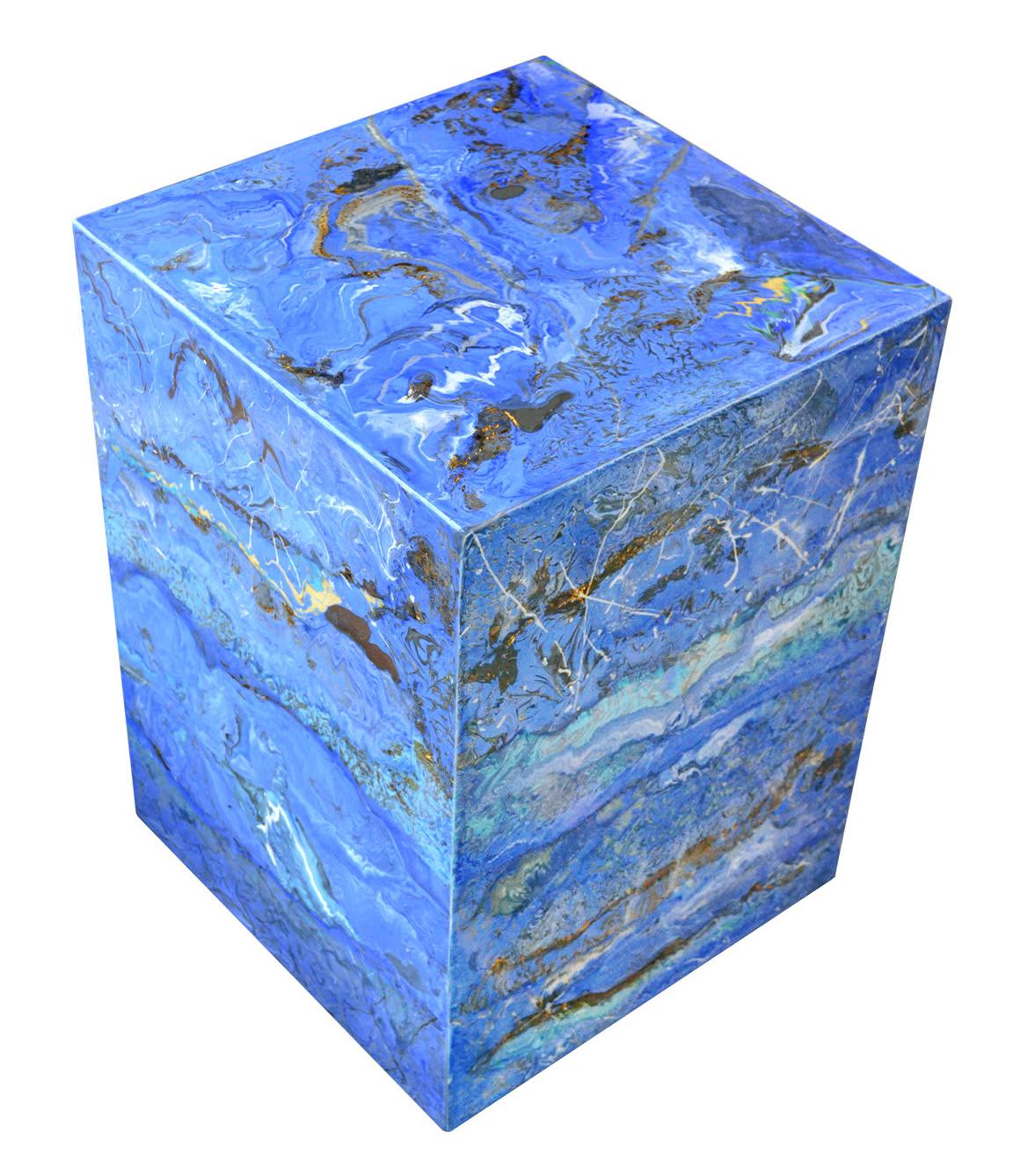 Ultramarine blauwe bijzettafel