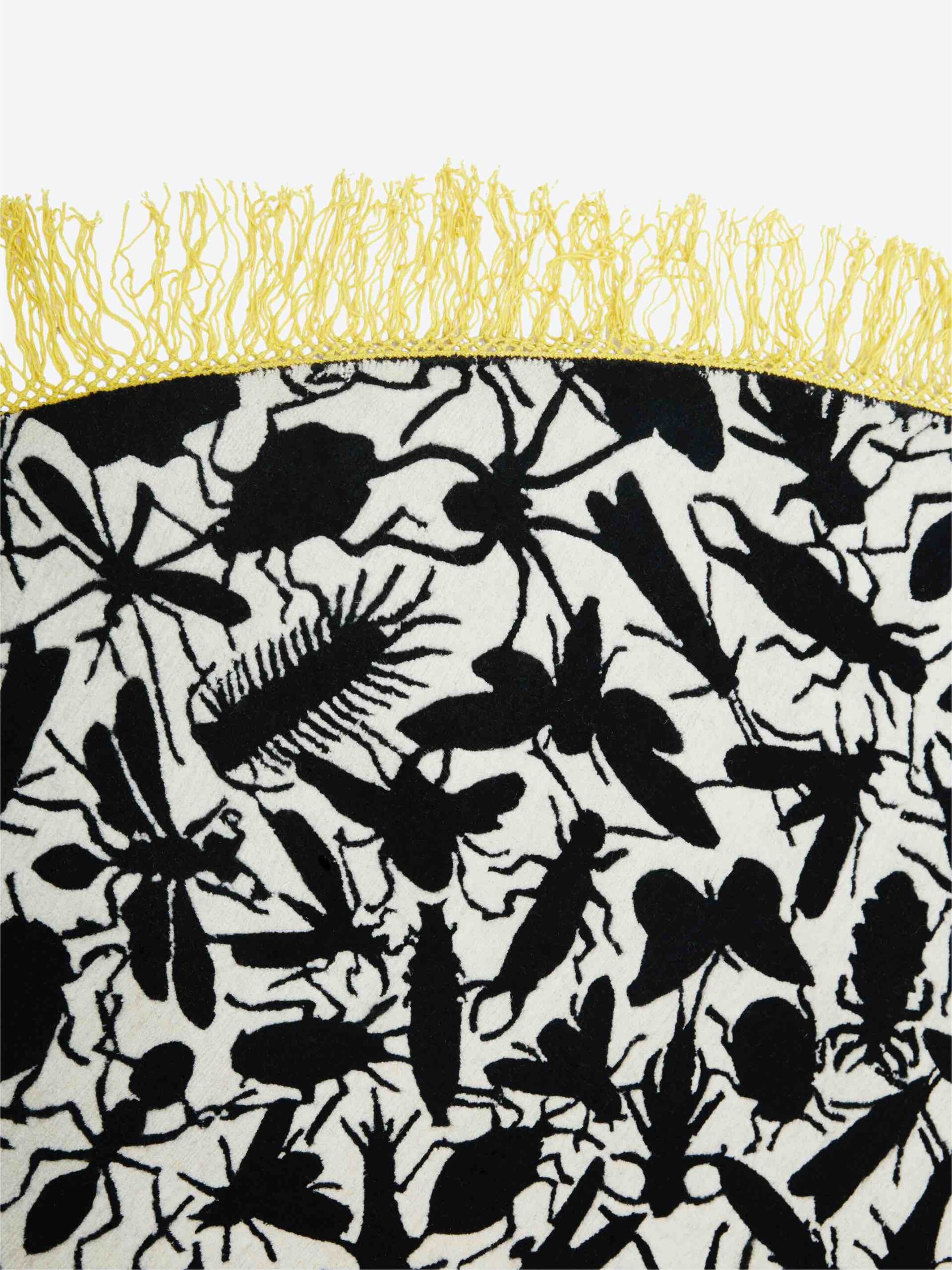 Insecten rond tapijt