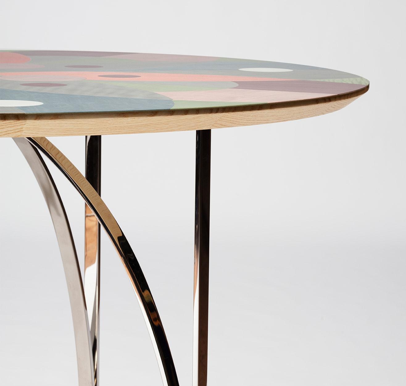 Multi-kleur gefineerde eettafel