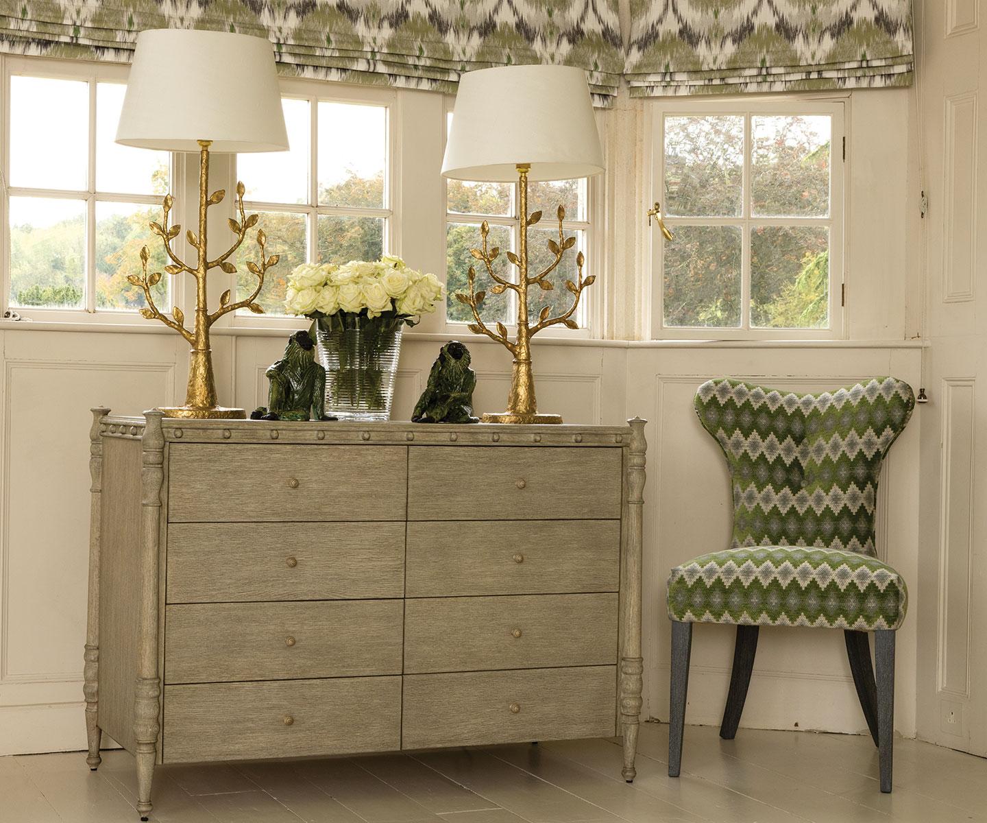 Morris Greyed Oak dressoir