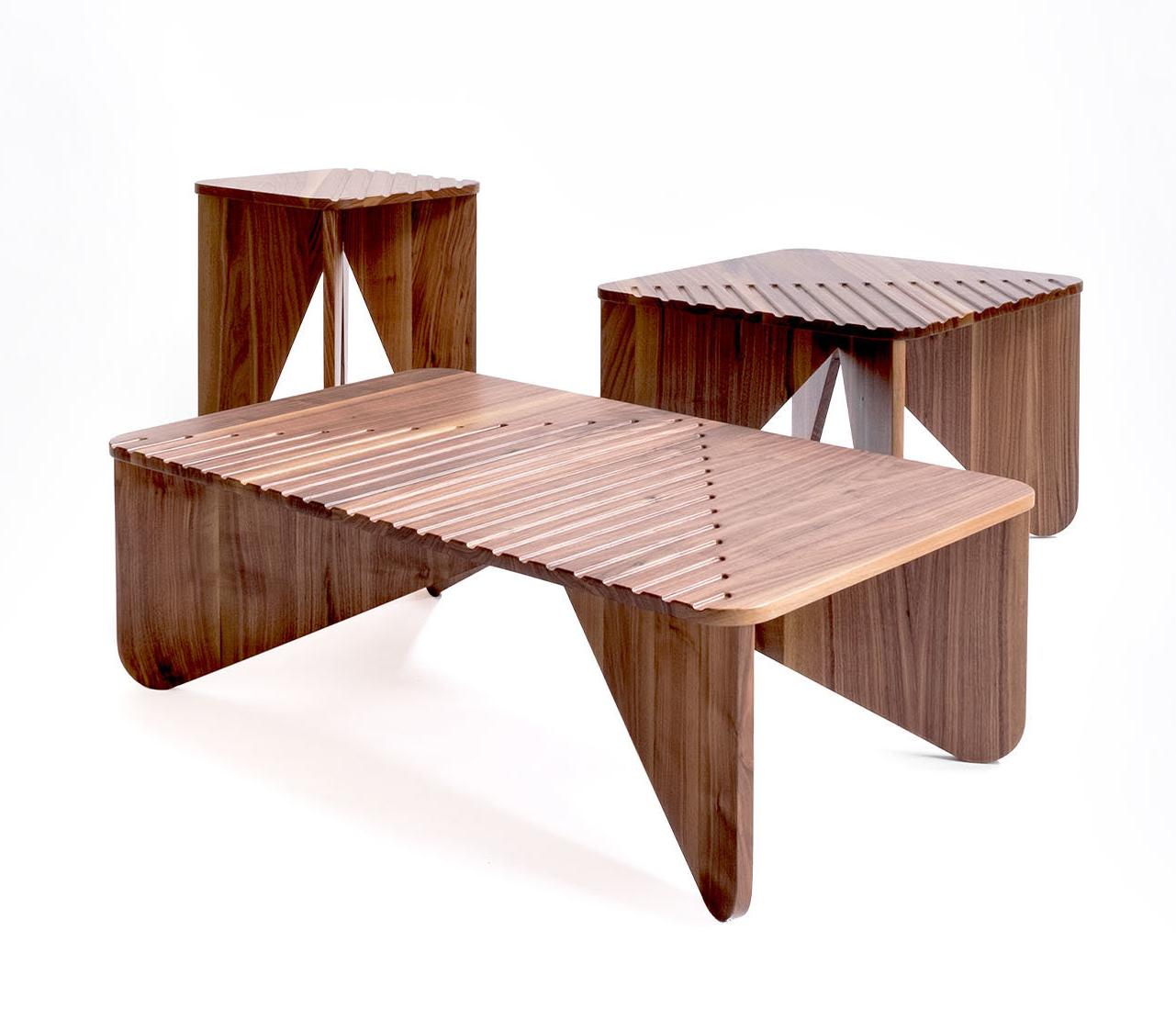 Grote lage houten tafel