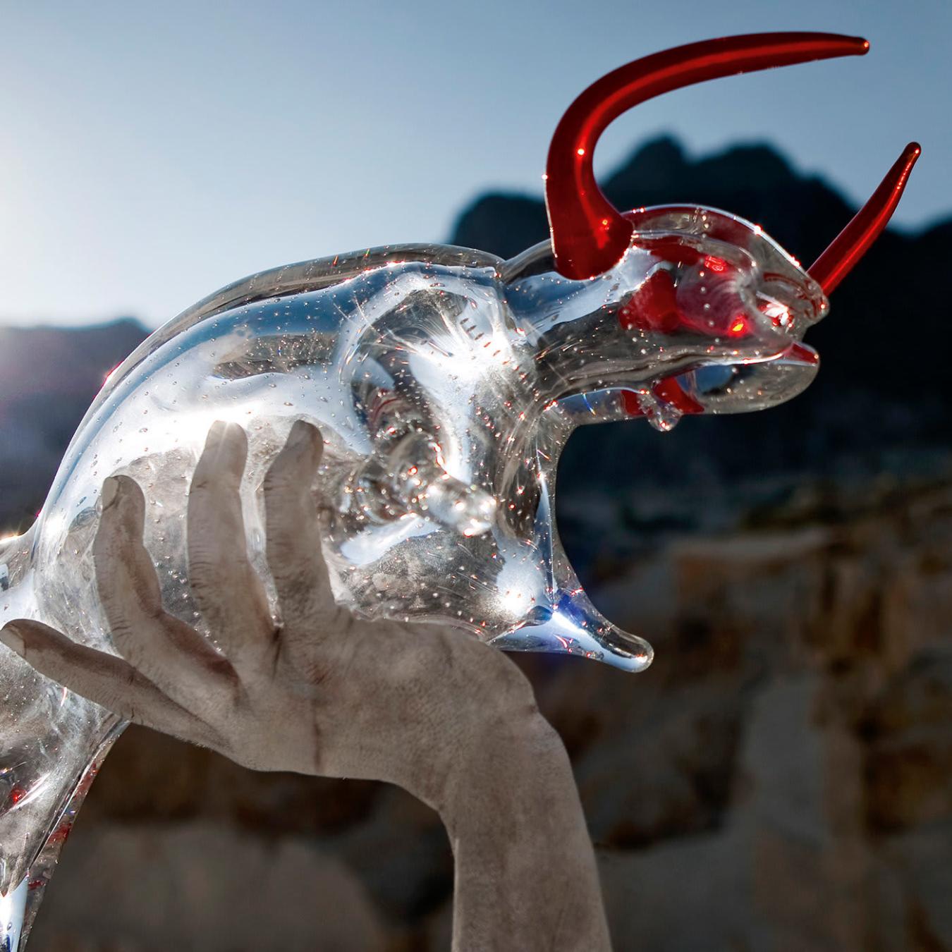 Glazen stier figuur