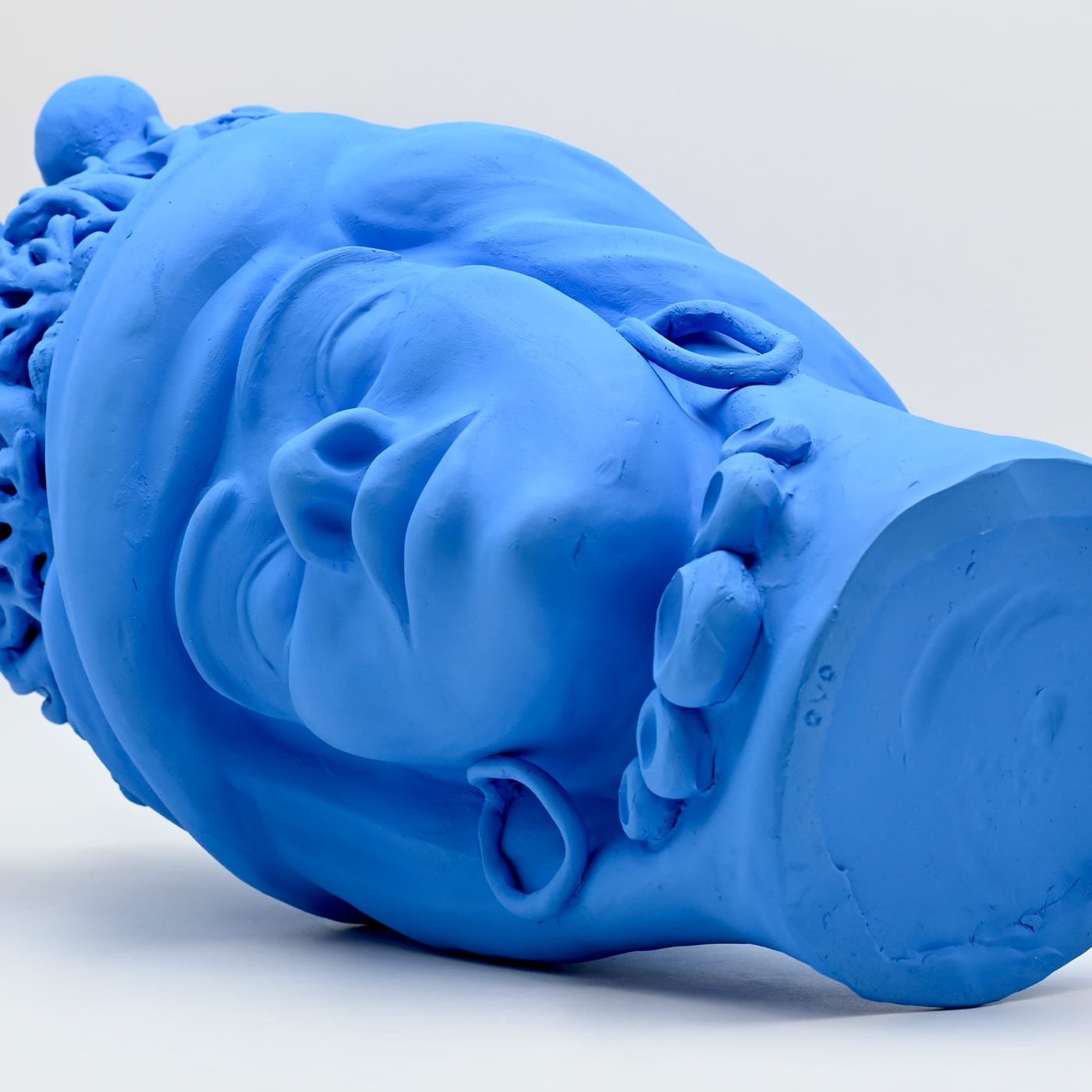 Moor's Head lichtblauwe handgemaakte sculptuur