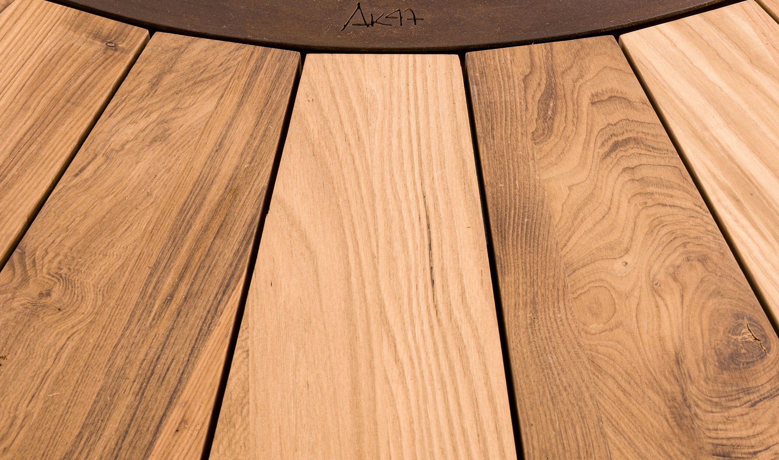 Zero houten vuurschaal | Afwerking: Kastanjehout | Afmetingen: Ø 200 cm