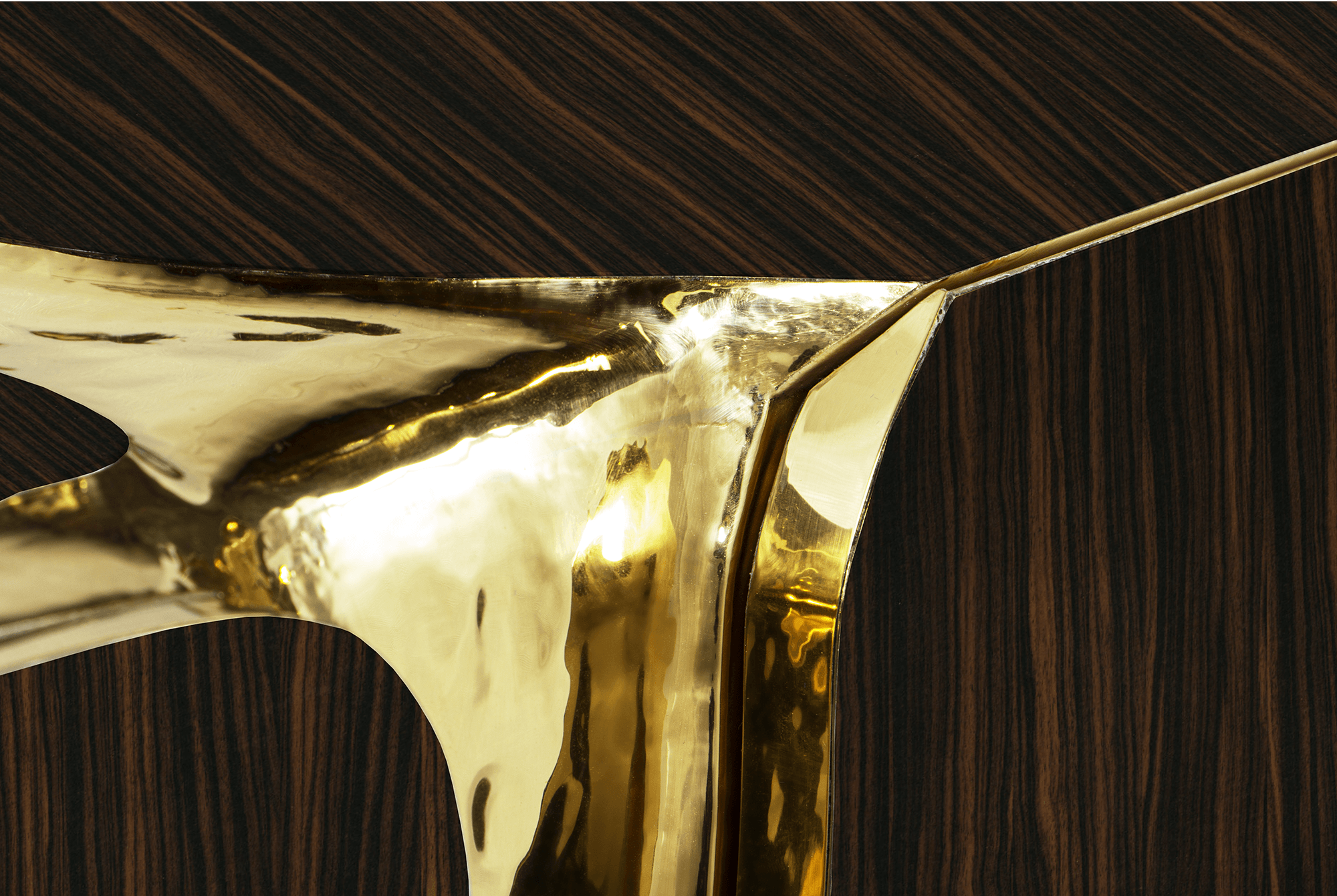 Bruin en goud luxueus dressoir