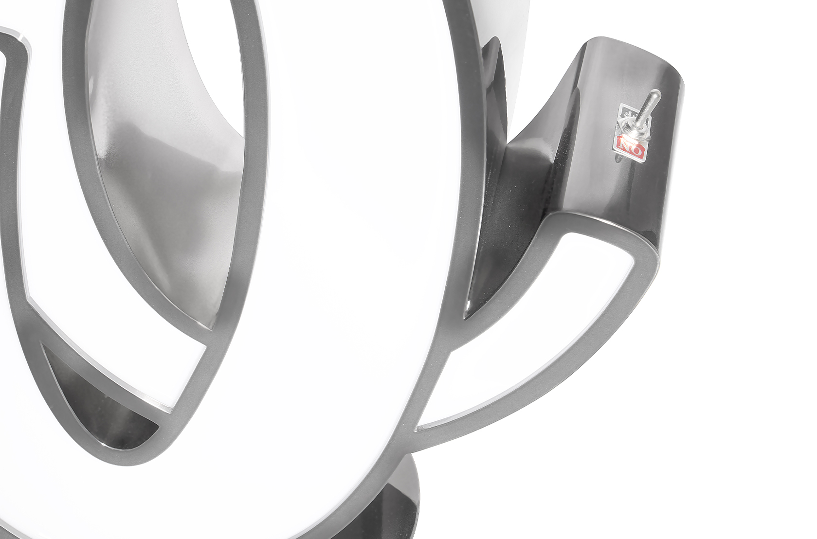 Opulent Letter O lamp