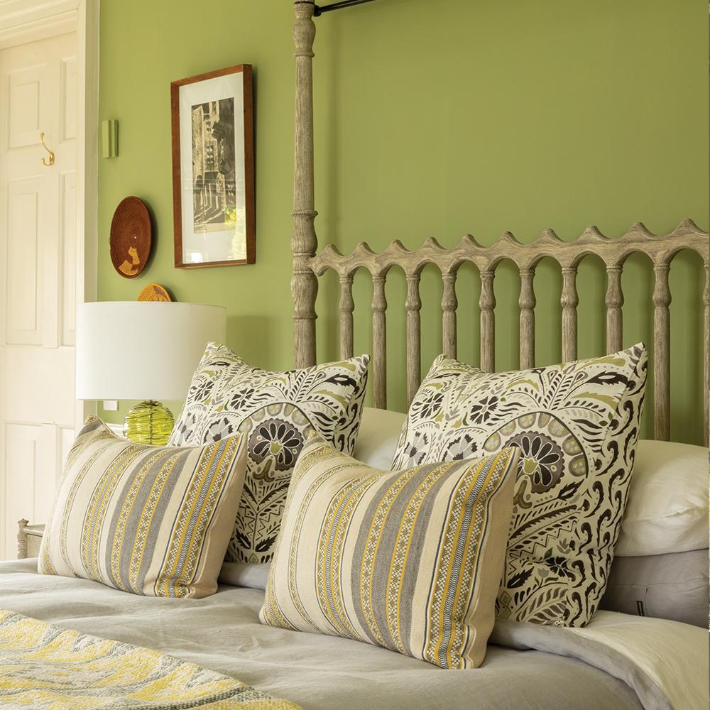 Morris King Greyed Oak bed