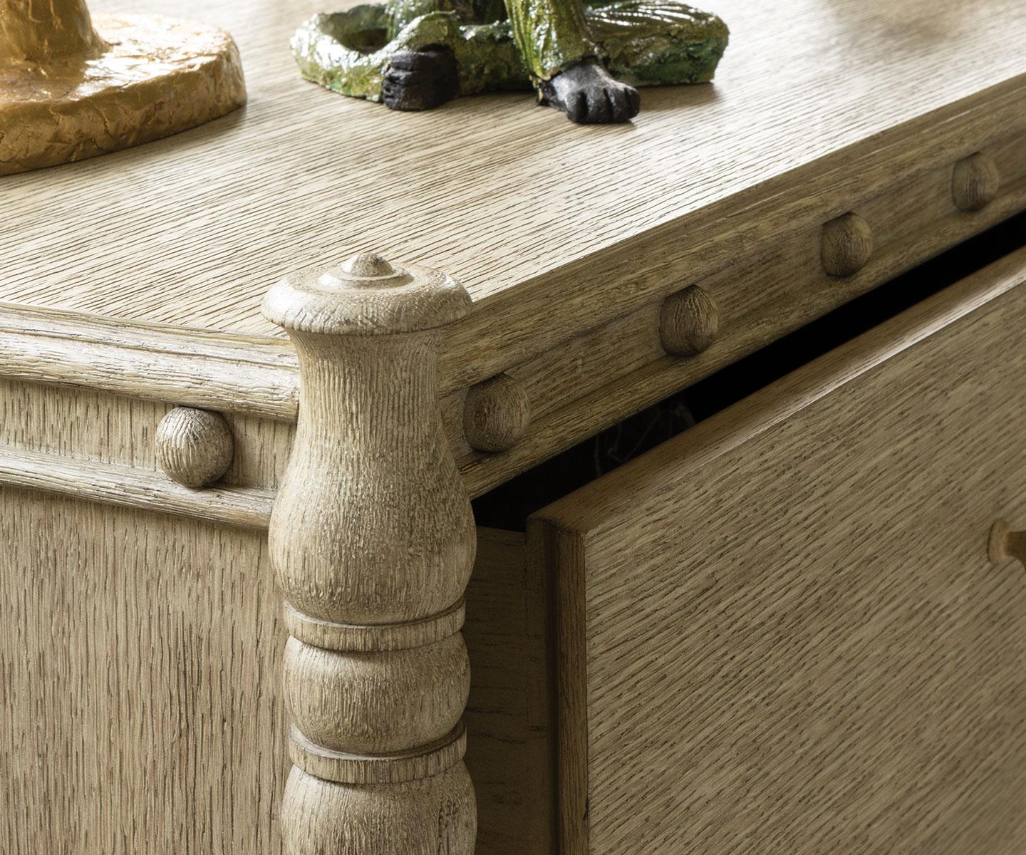 Morris Greyed Oak dressoir