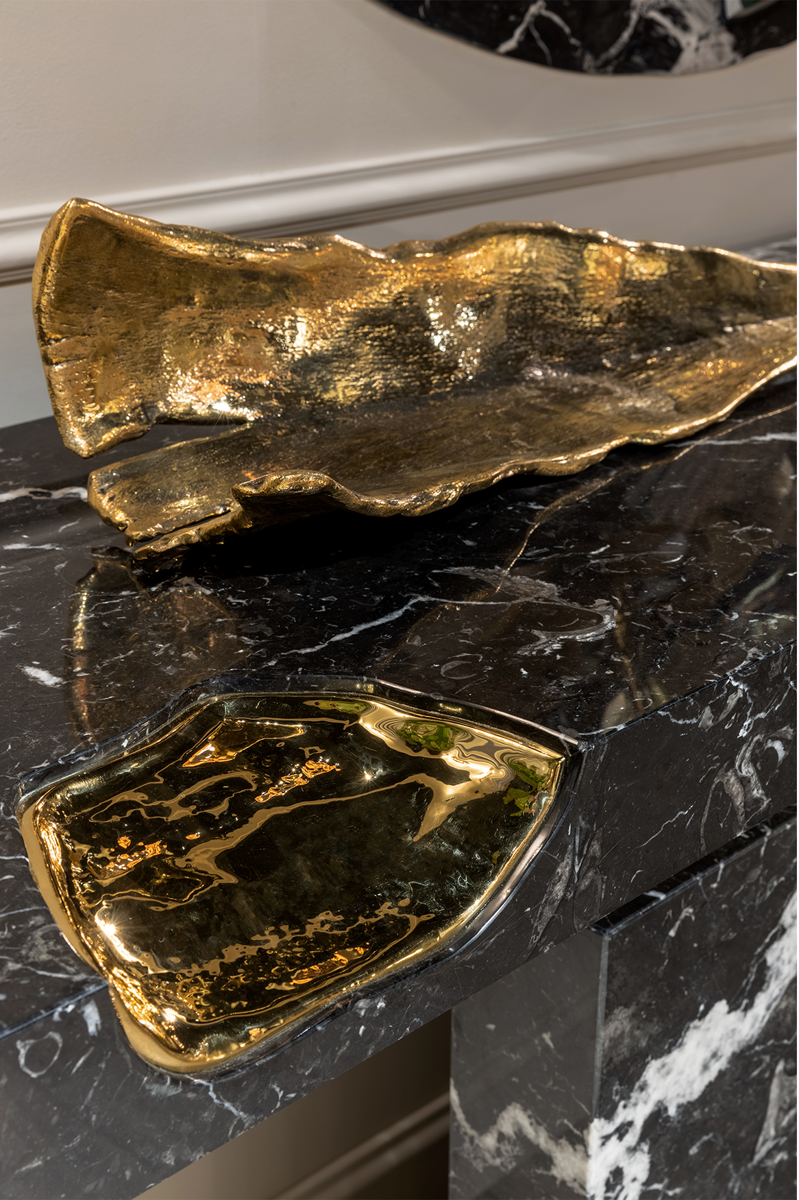 Dominion Nero Marquina console