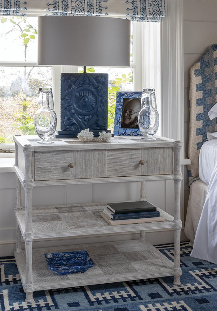 Bywater Washed Acacia bijzettafel met lade