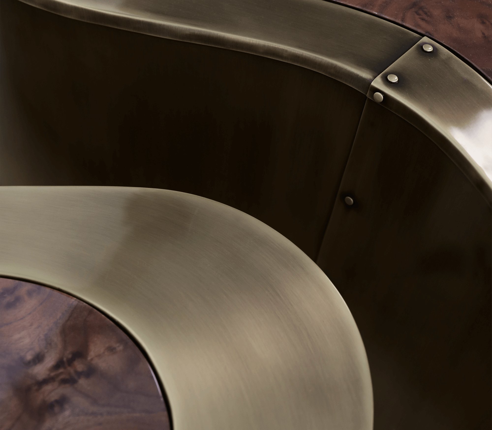 Crest patina en walnotenhout salontafelset