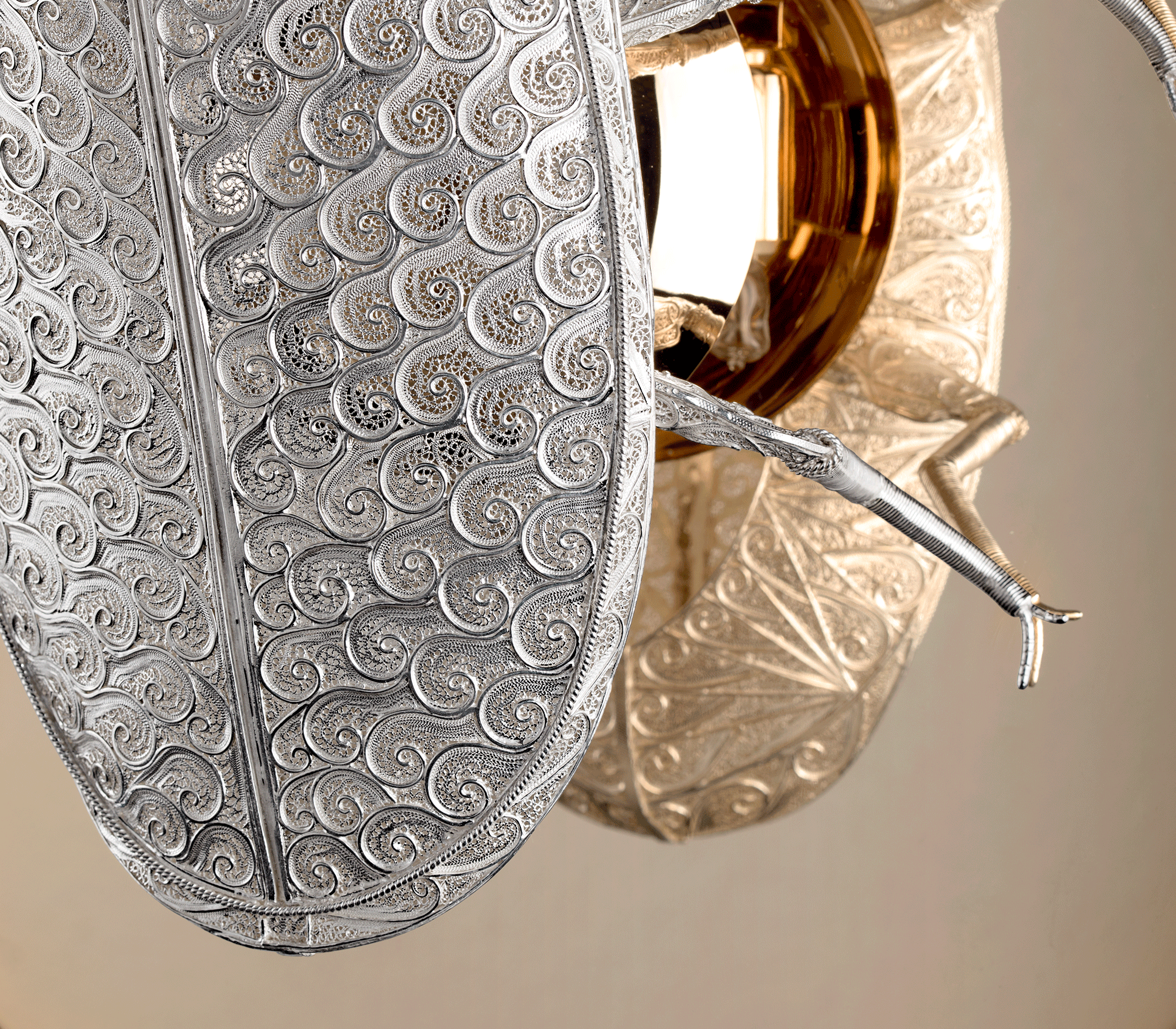 Filigree Scarab wandlamp
