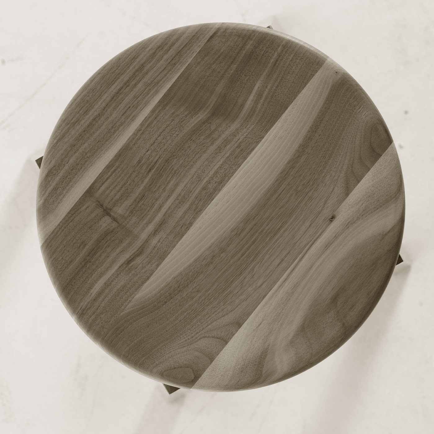 Invito lage grijze kruk