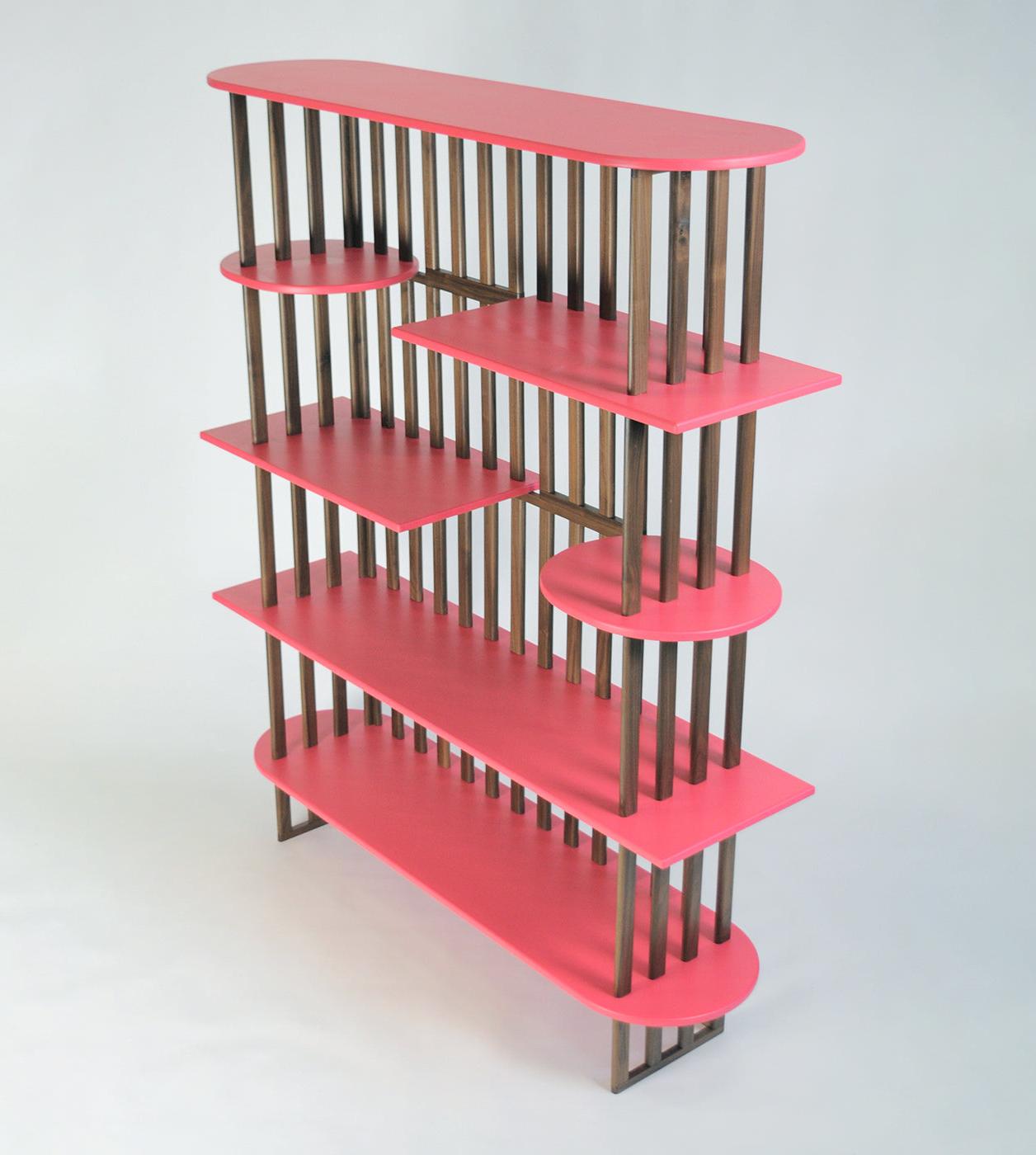 Roze vijf-laags boekenkast