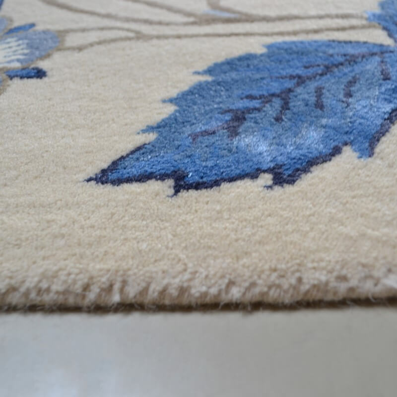 Wild strawberry crème tapijt | Maat: 200 × 280 cm