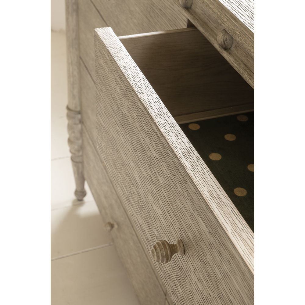 Morris Greyed Oak dressoir
