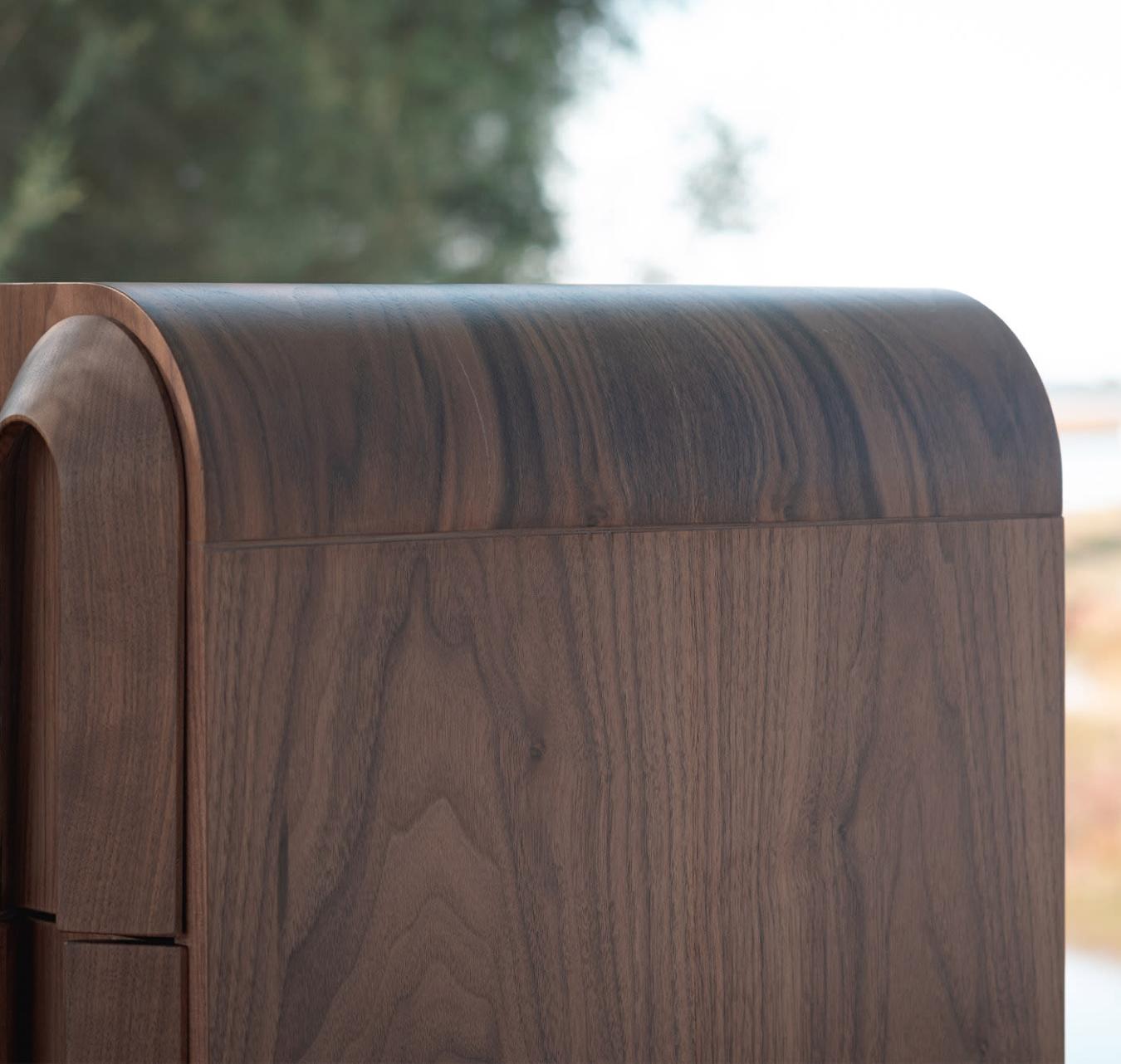 Elegante houten ladekast