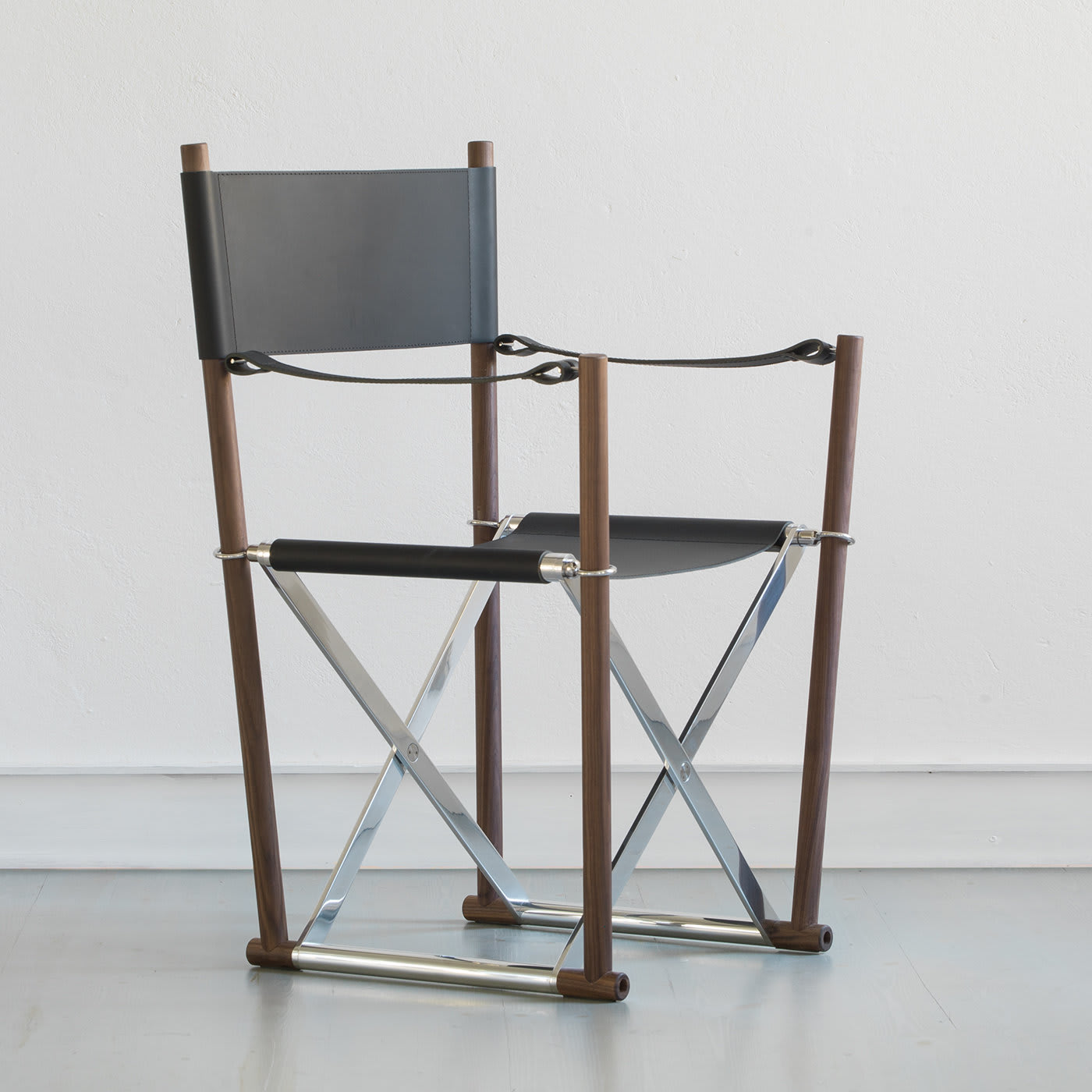 Regista leren stoel | Onderstel: Solid Black Walnut | Zitting: Leer