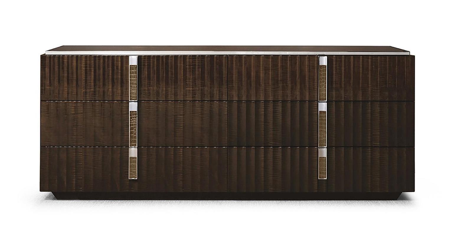 Zes-laden ladekast met chroom en leren accenten