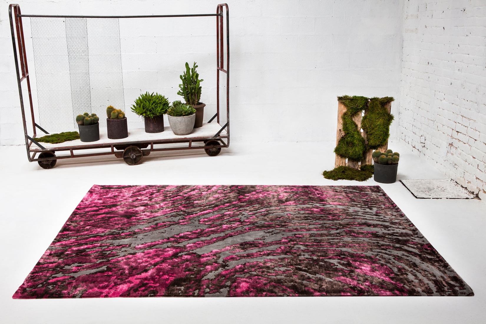 Grass Pink Fuchsia tapijt | Maat: 200 × 300 cm