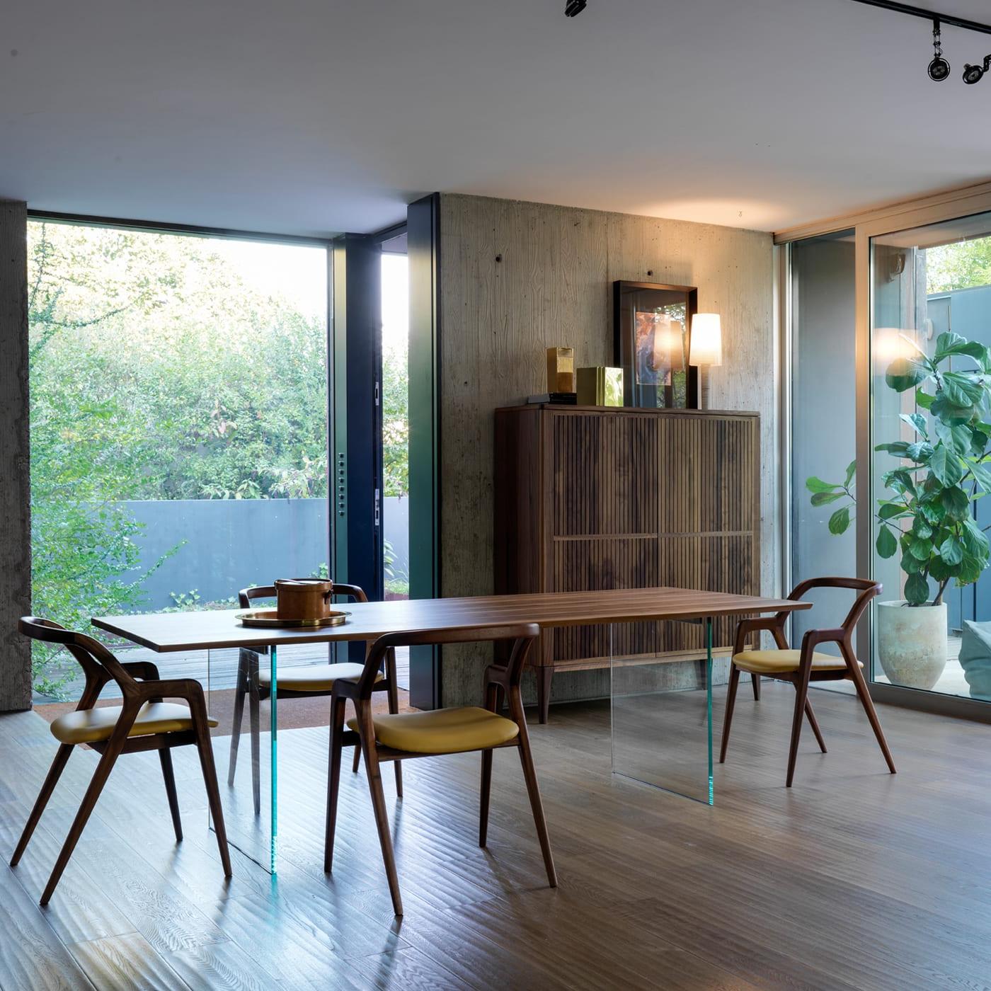 Eleva bruin hoog dressoir