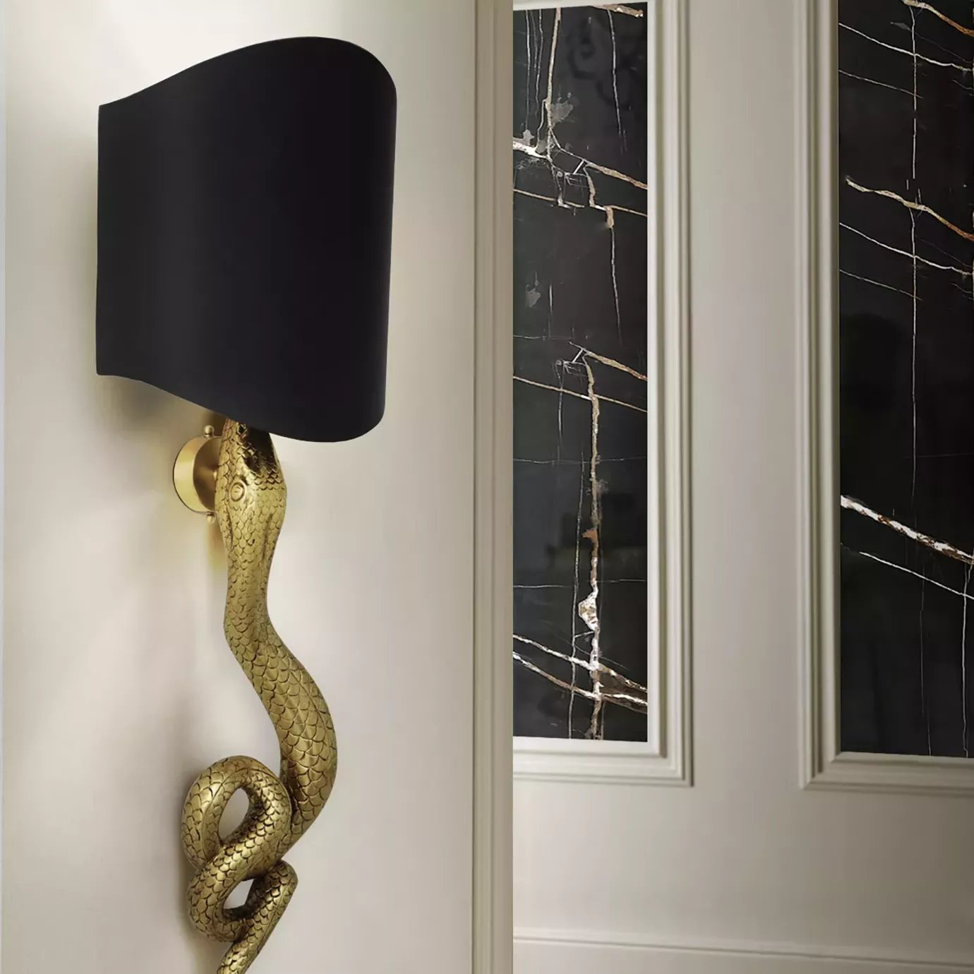 Serpentine wandlamp
