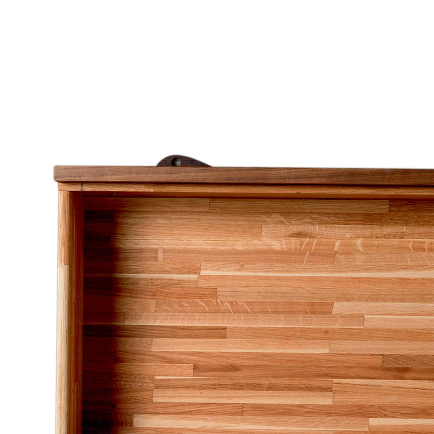 Binario bruine ladekast