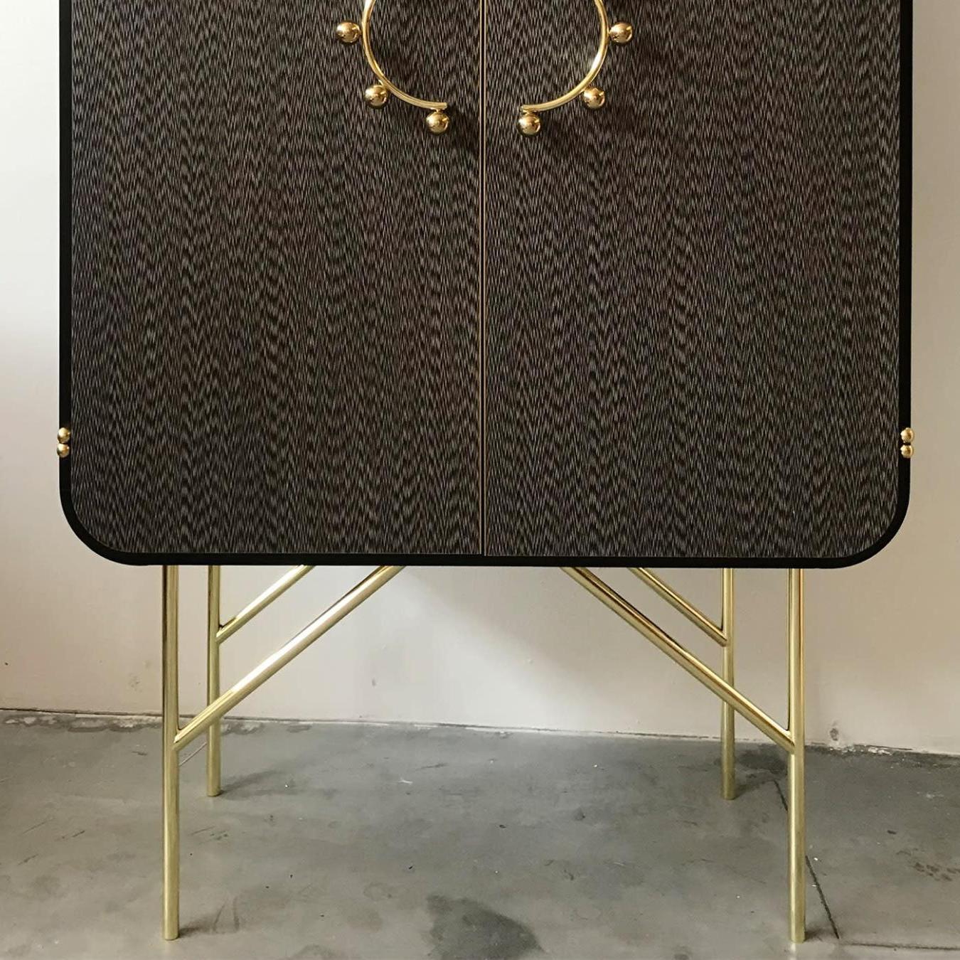 Eigentijdse houten kast