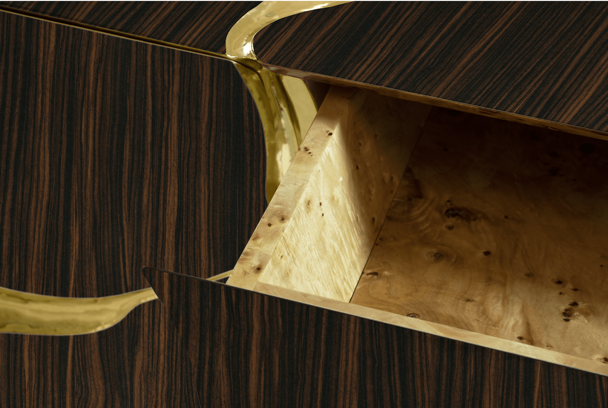 Bruin en goud luxueus dressoir