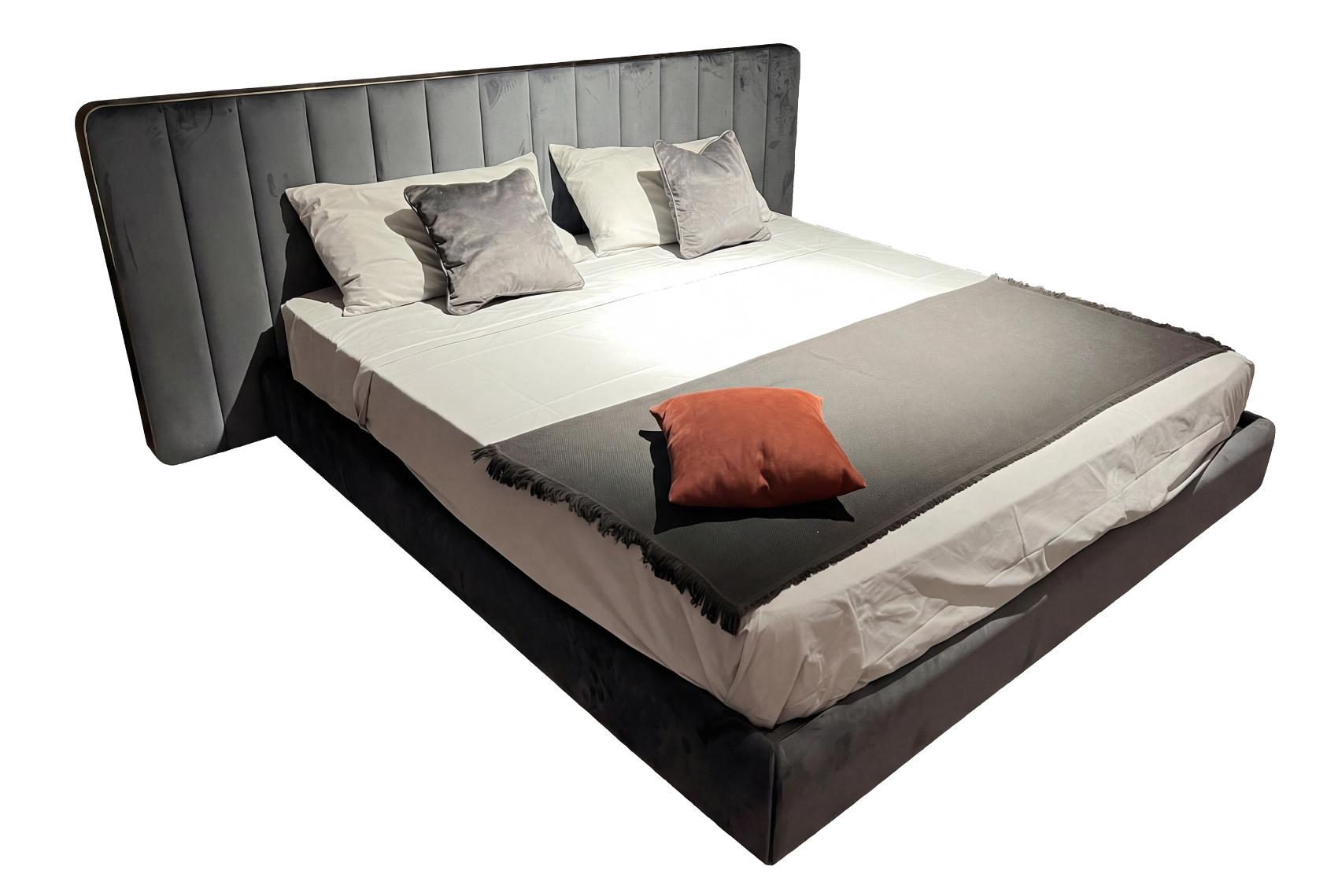Douglas donker bed met hoofdeinde