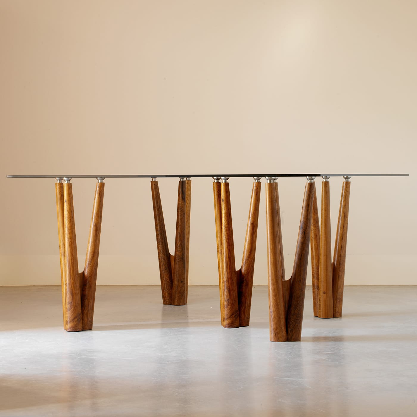Gaudì exquise ronde tafel