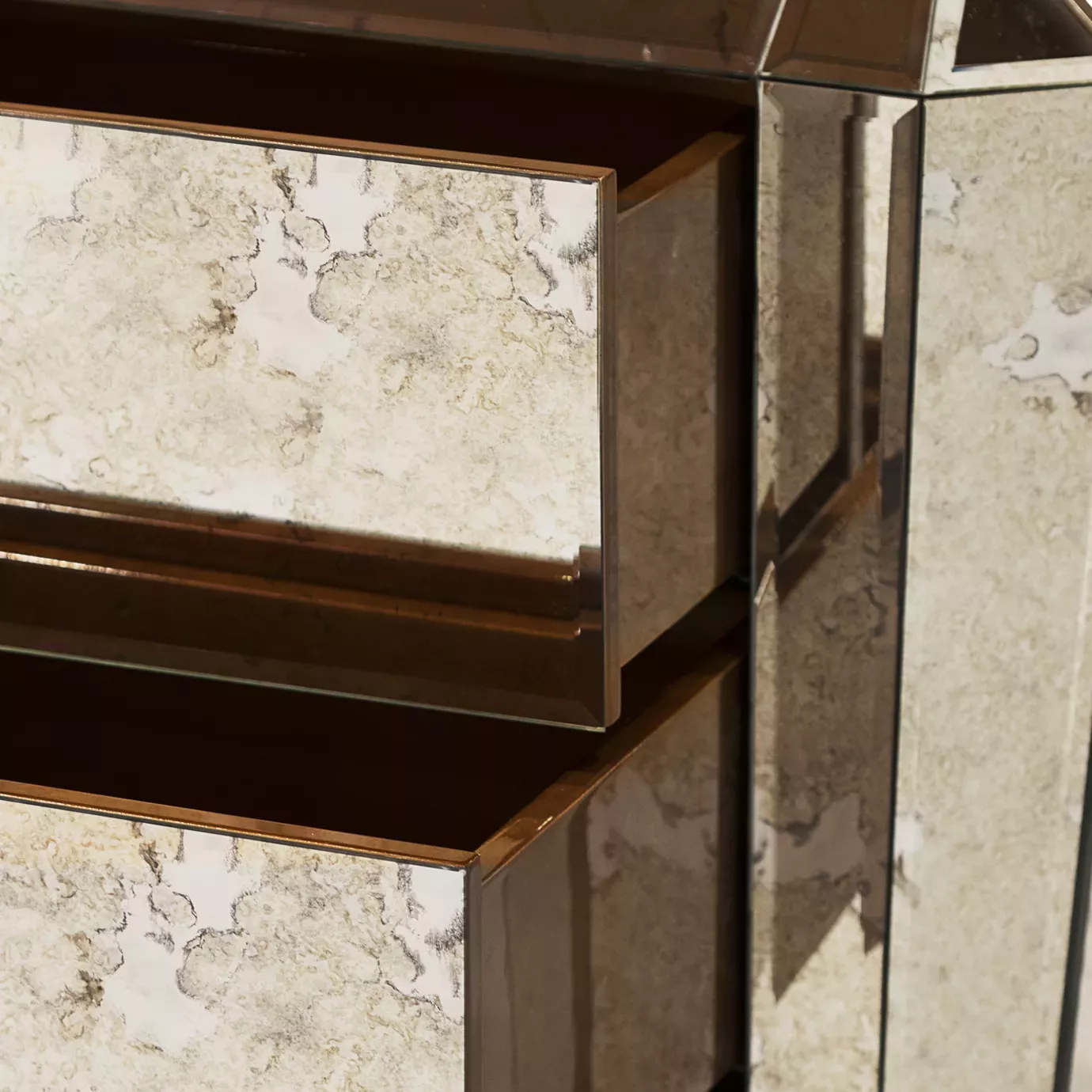 Tamaris 3 laden nachtkastje