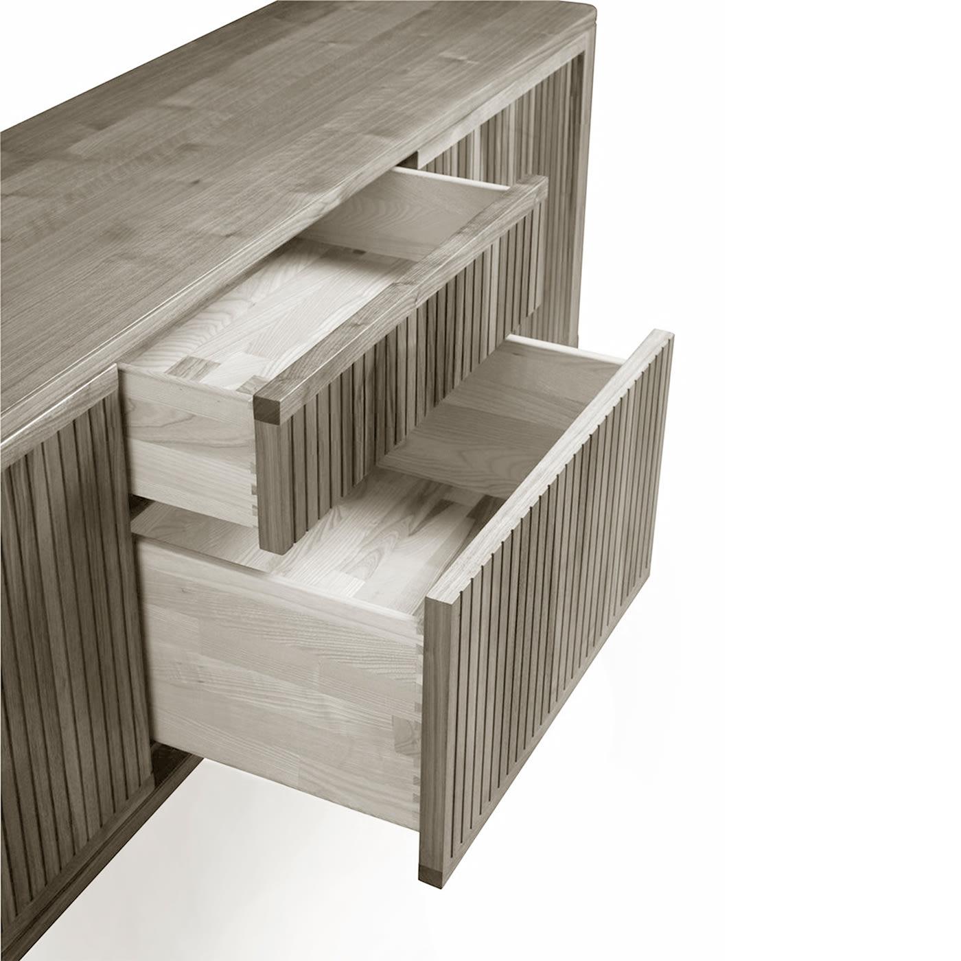 Eleva 3-deurs grijs dressoir