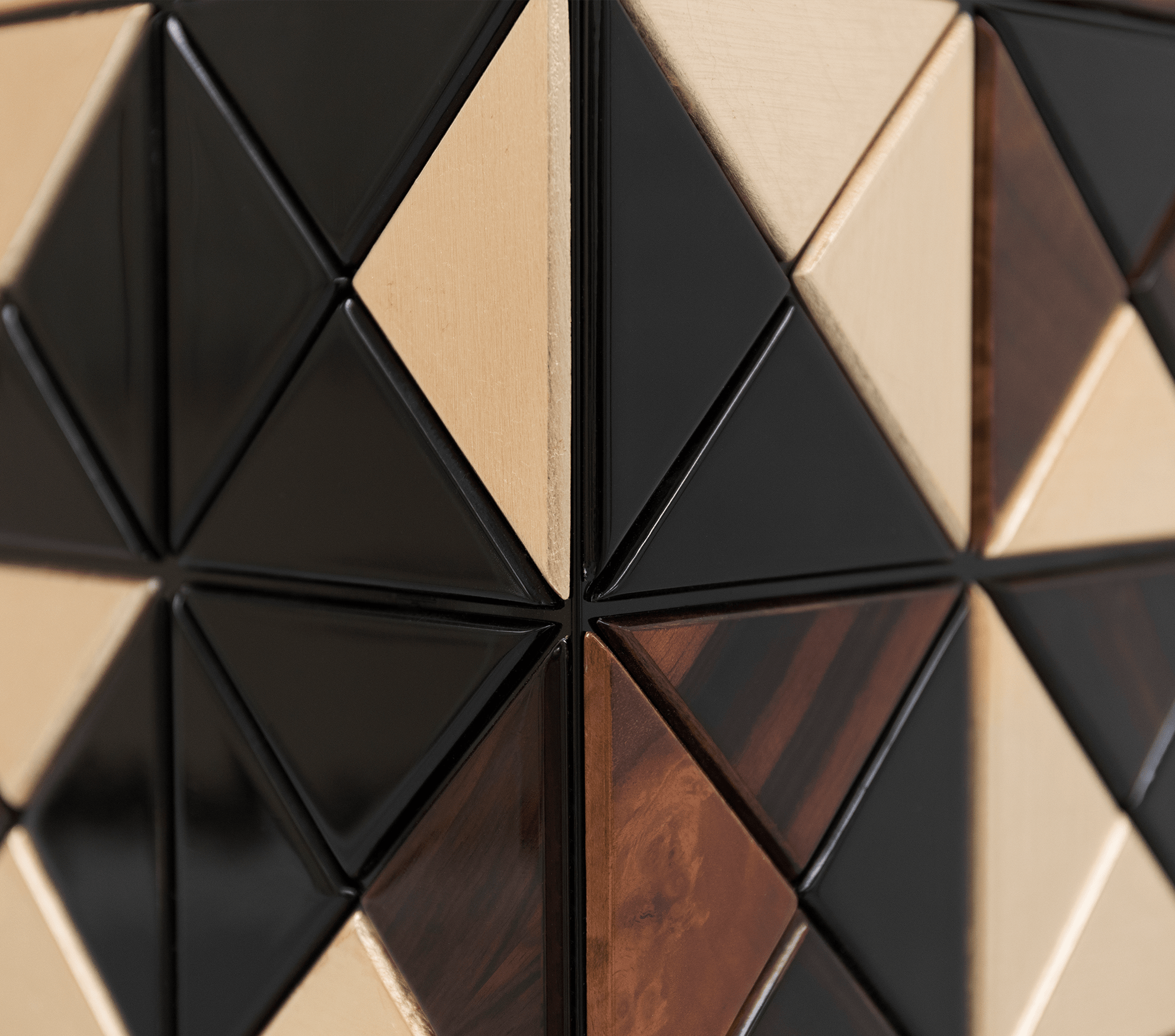 Mosaic walnoten kast