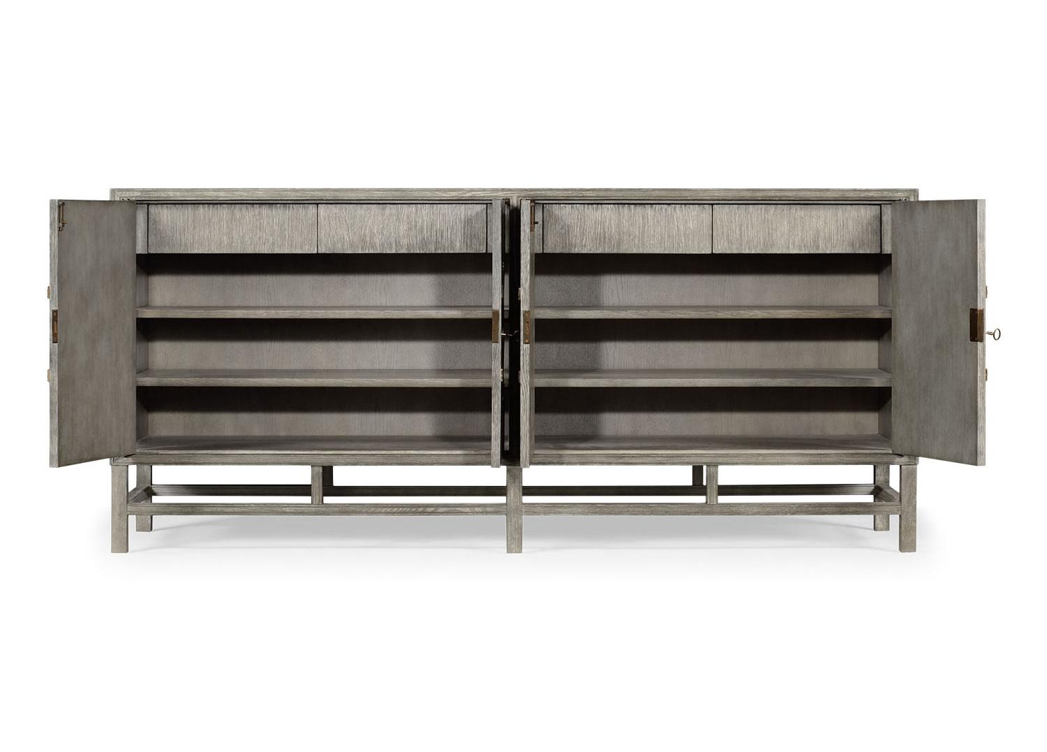 Hewlett Greyed Oak buffet met brons