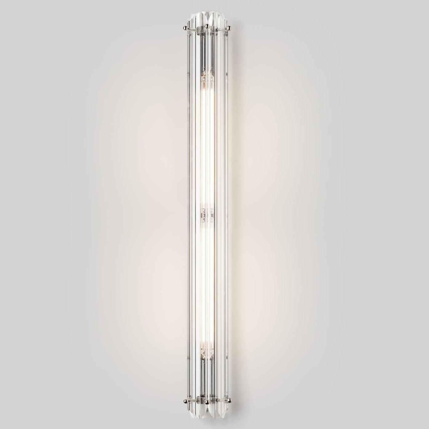 Minimalistische Wandlamp met Triedro Glazen Elementen