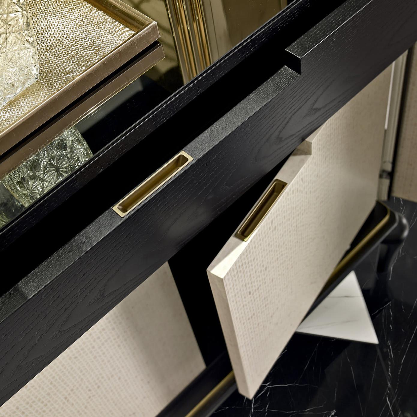 Dilan barkast gemaakt in Italië