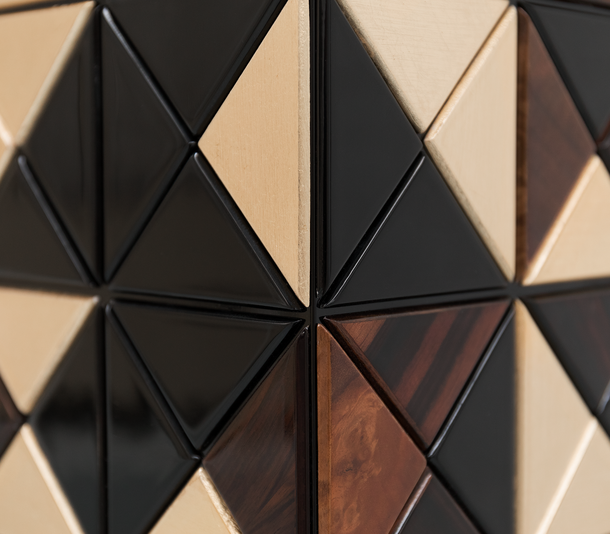 Mosaic walnoten dressoir
