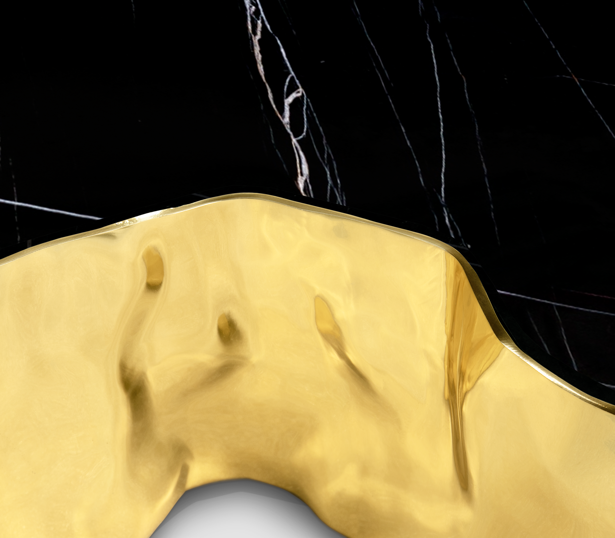 Paradise Nero marmeren tafel | Afmetingen: B 138 × D 95 × H 36 cm