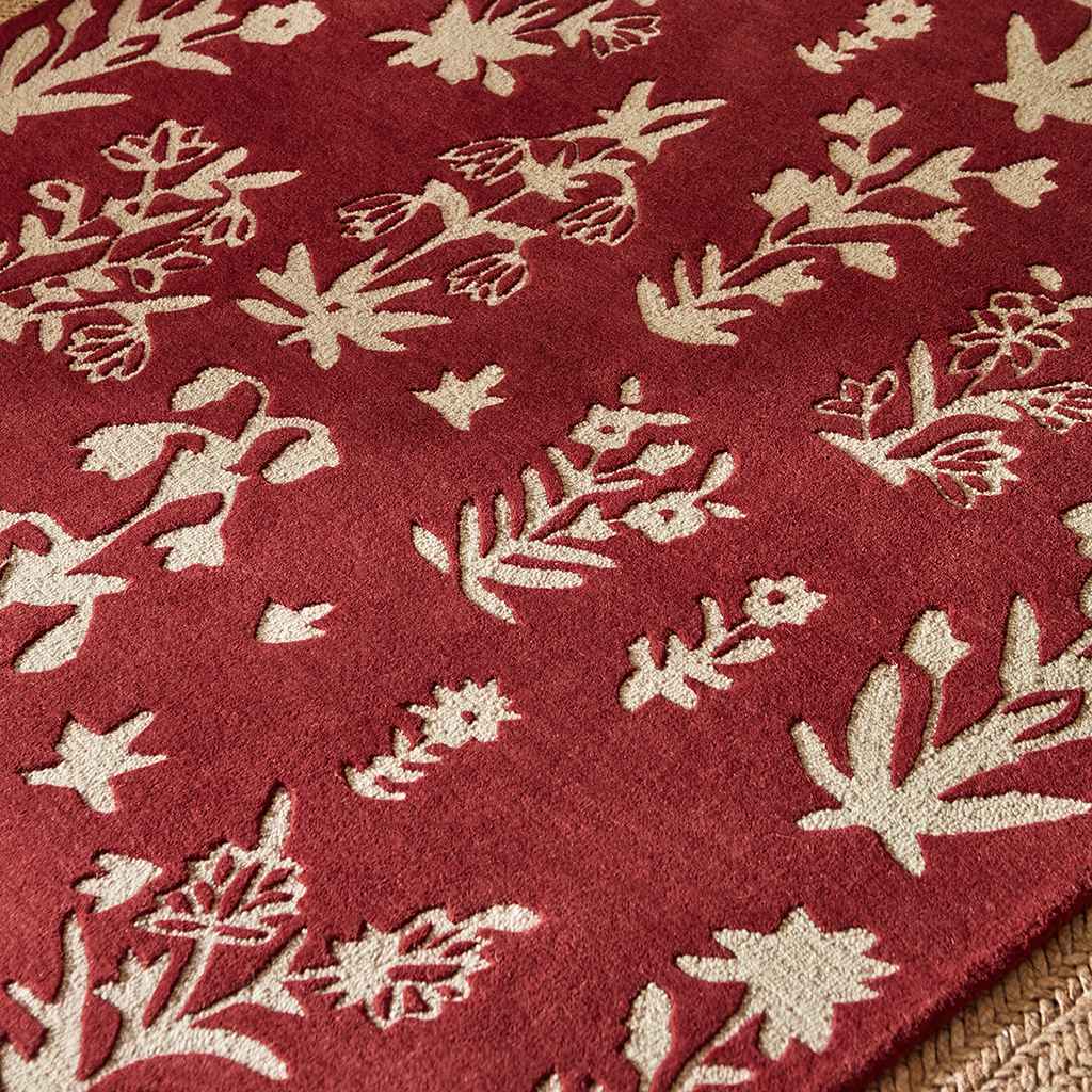 Woodland glade damson rood tapijt | Maat: 250 × 350 cm