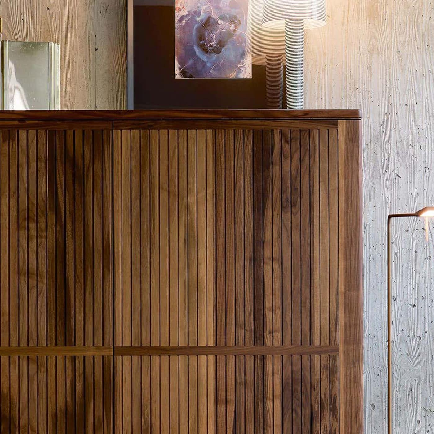 Eleva bruin hoog dressoir